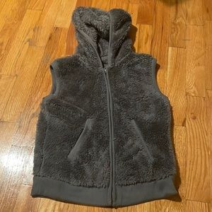 Super soft and fluffy kids size 7/8 vest from Mudd!